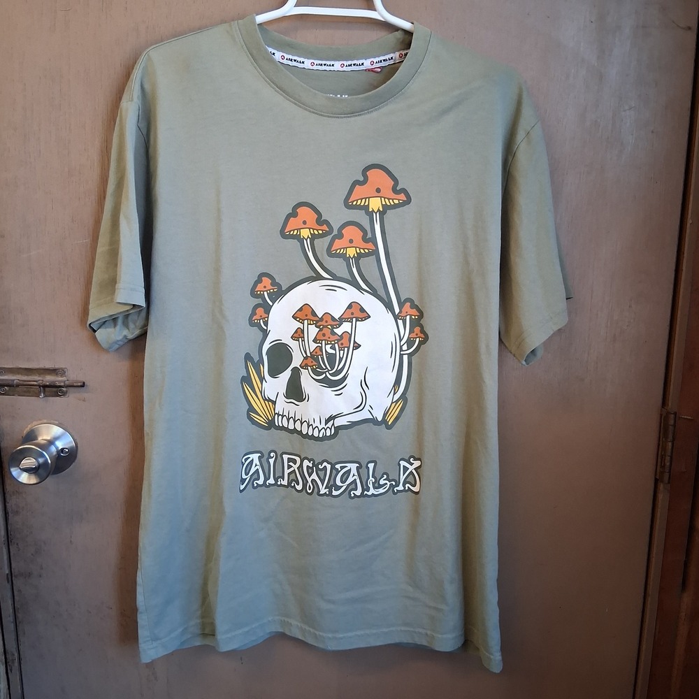 Airwalk, T-shirt, Skull and Mushrooms,  Mens Size Large Cut Tag Skate‎ EUC